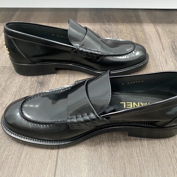 2023 CHANEL BLACK LEATHER LOAFERS OXFORD SHOES 37.5 NEW - Picture 11 of 12